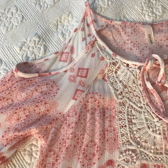 Quarter sleeve light weight off the shoulder top - Picture 2 of 5